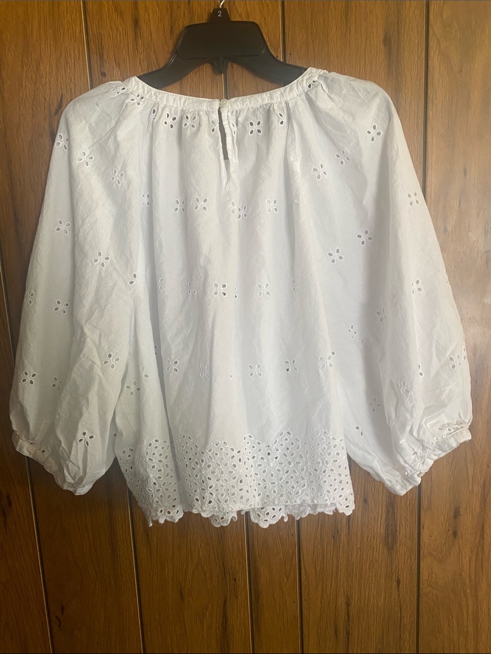 Old Navy White Eyelet Peasant Blouse - Picture 4 of 4